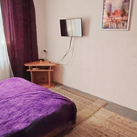 Apartment On Vadim Hetman Street 38 - Industrial Bridge Kiev Exterior foto